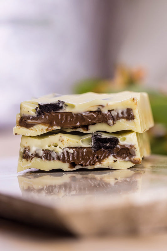Barra de Chocolate Branco com Oreo e Recheio de Nutella